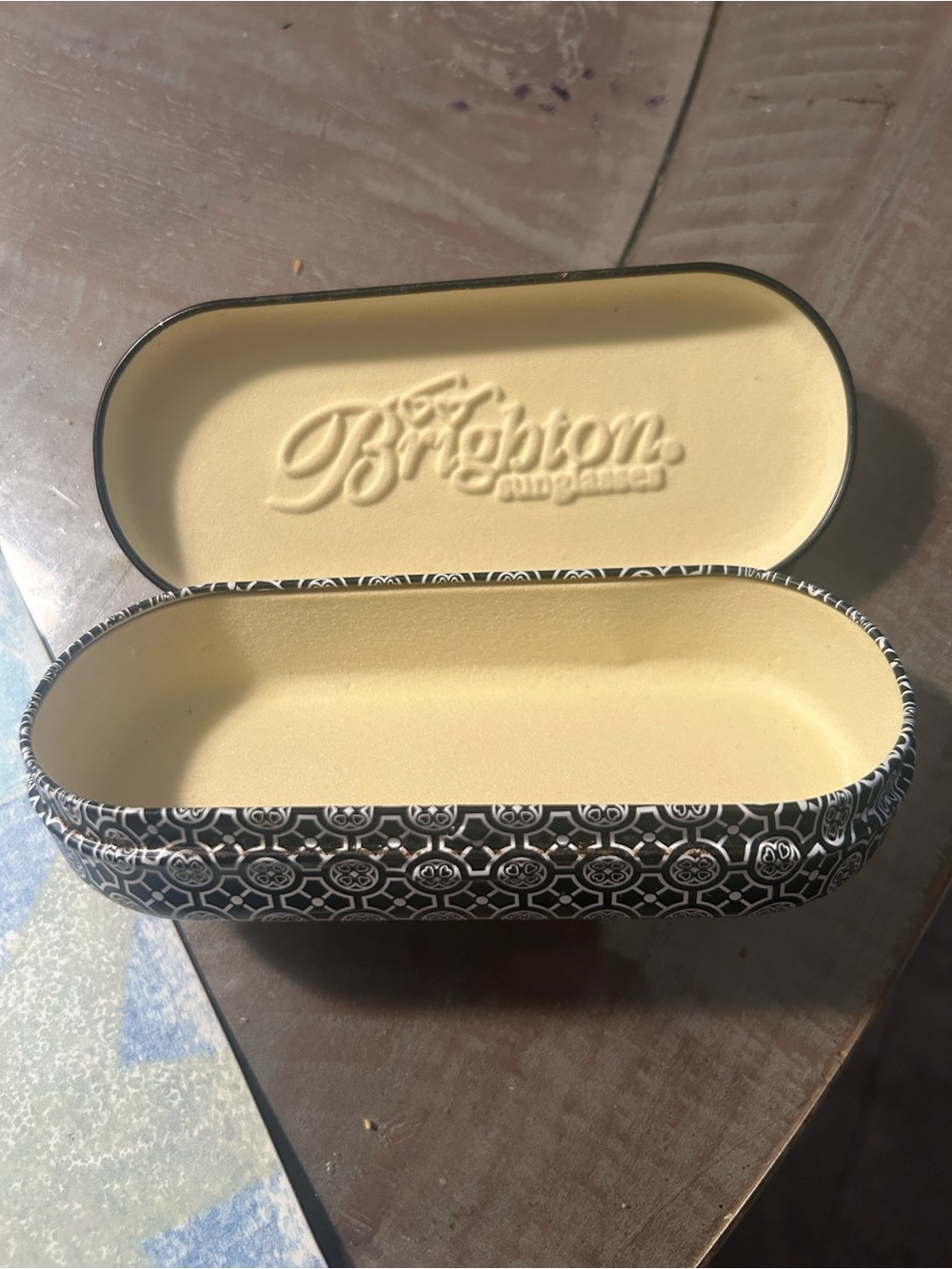 Brighton Sunglasses Case Metal Tin Black/White Damask Print - Picture 2 of 3